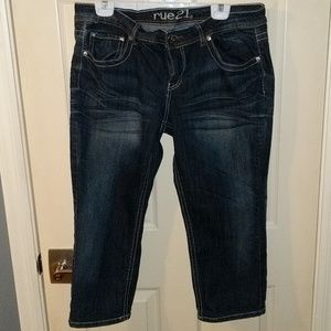 Rue21 Jean Capris Dark Blue Curvy Crop Size 15/16